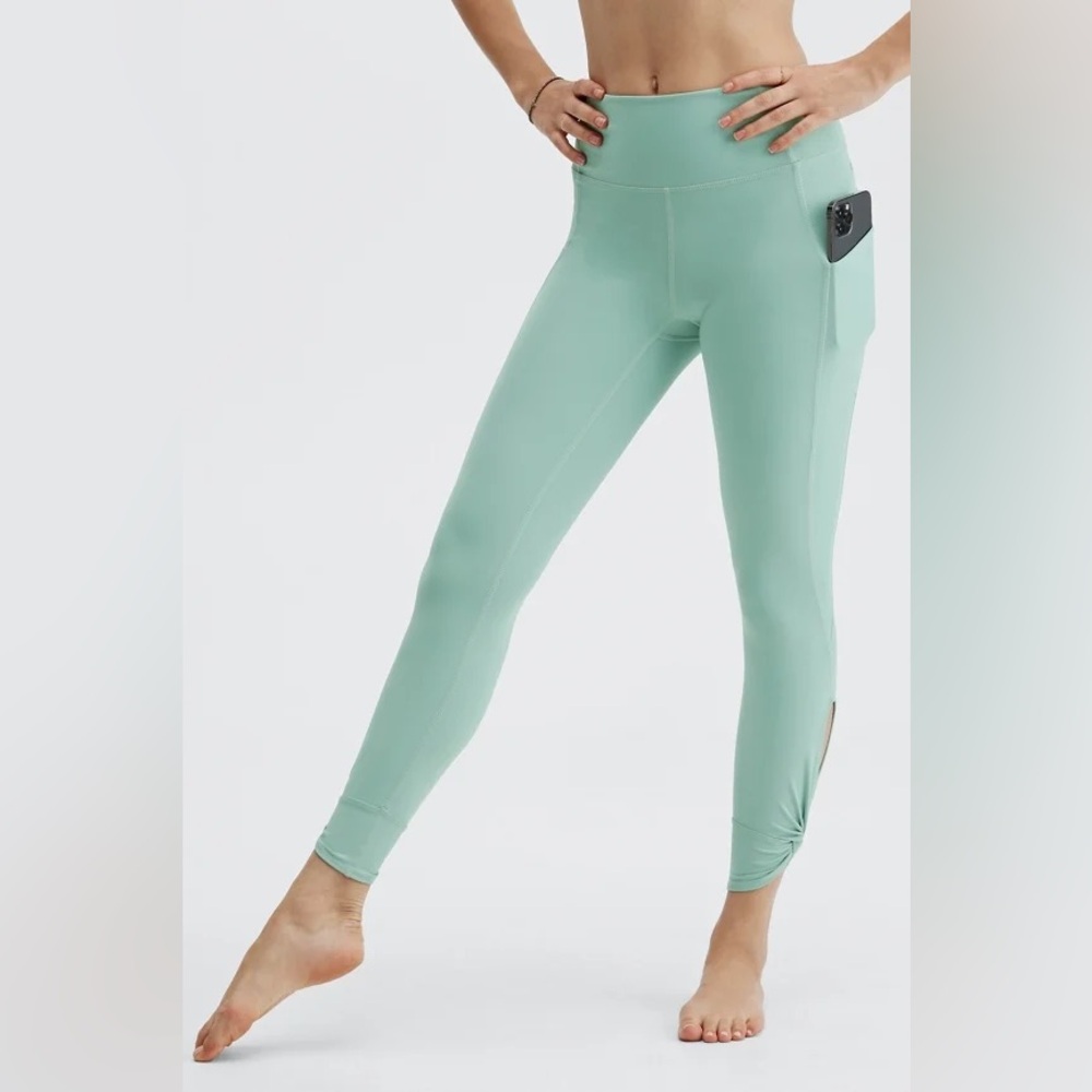 Fabletics sea foam legging